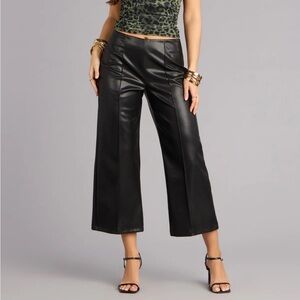 The Icon Faux Leather Capri Pants Windsor Small NWT